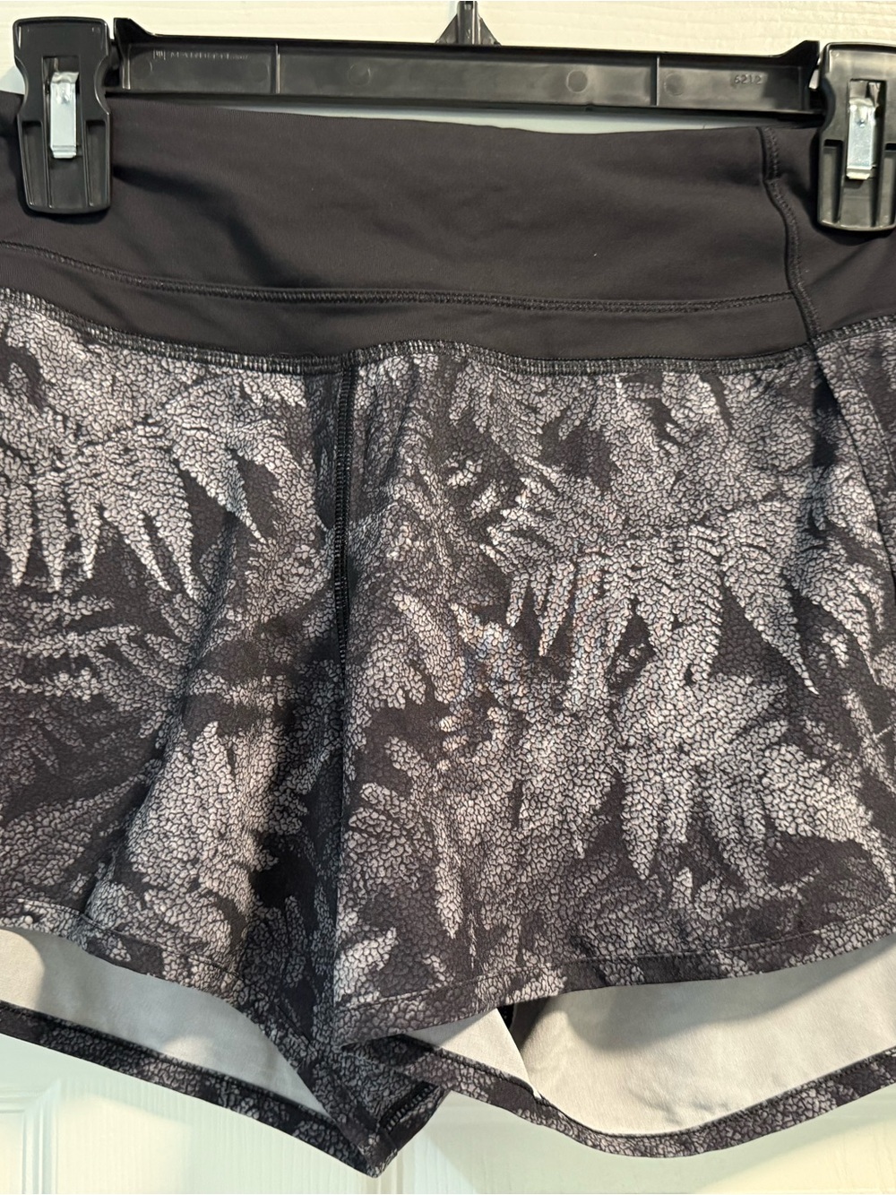 Lululemon Speed Shorts 8 Stretch 2.5" Inseam Kindred Spirit Black/Gray W7A19S